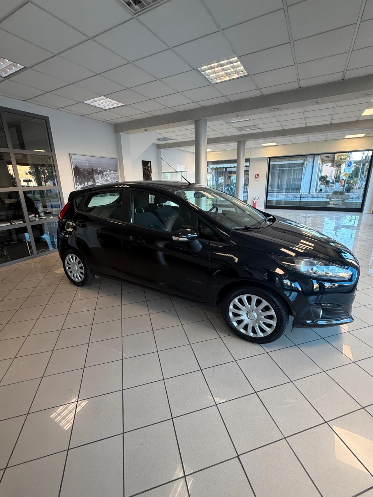 Ford Fiesta 1.5 TDCi 75CV 5 porte Black & White Edition