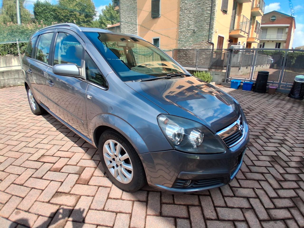 Opel Zafira 1.8 16v vvt club
