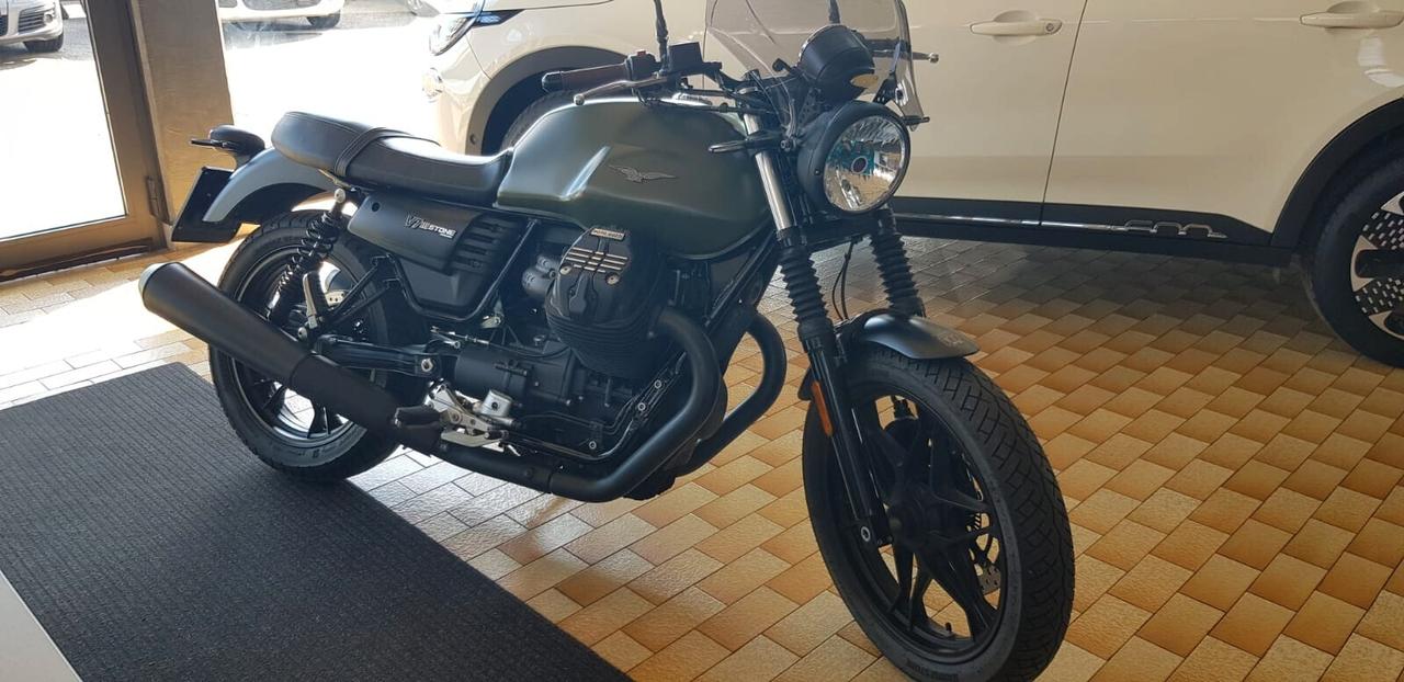 Moto Guzzi V7 III 750 Stone