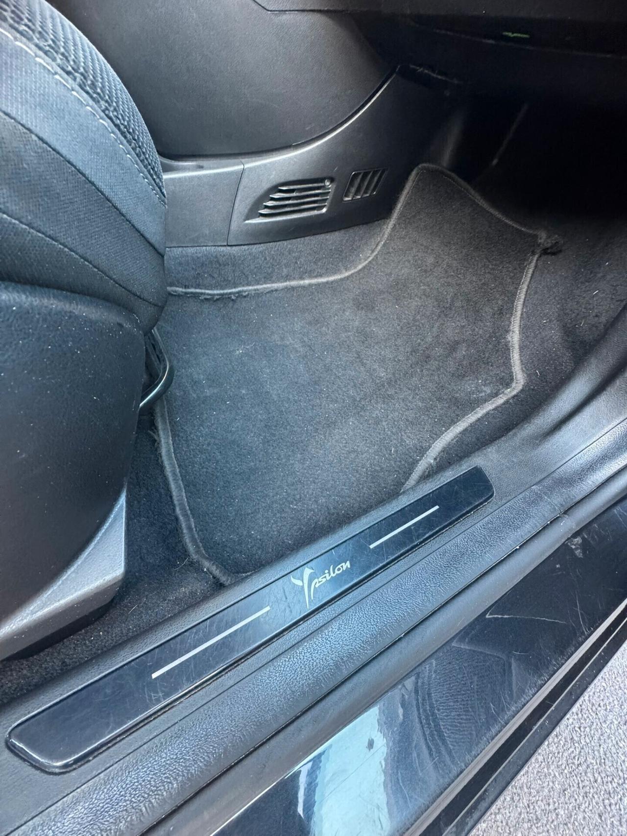 Lancia Ypsilon 1.3 MJT 16V 95 CV 5 porte S&S S Momodesign