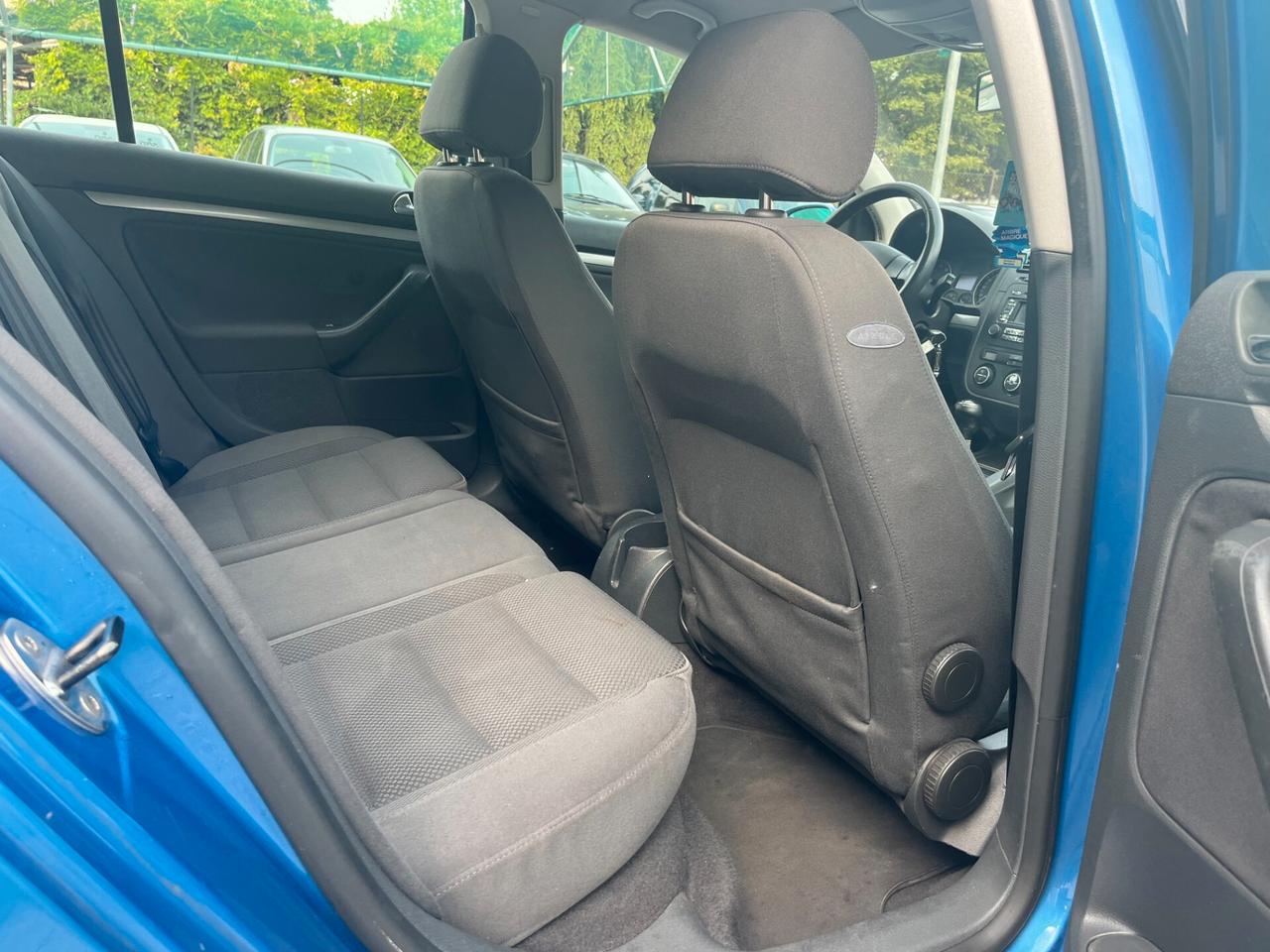 Volkswagen Golf 1.6 16V FSI 5p. Comfortline