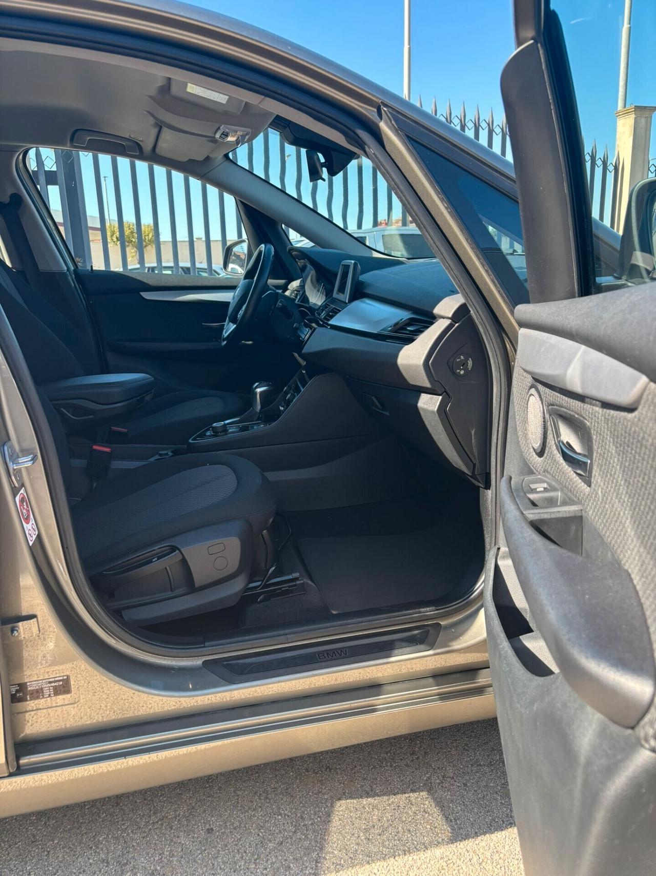 Bmw Serie 2 218d Luxury AUTOMATICO ANNO 2015