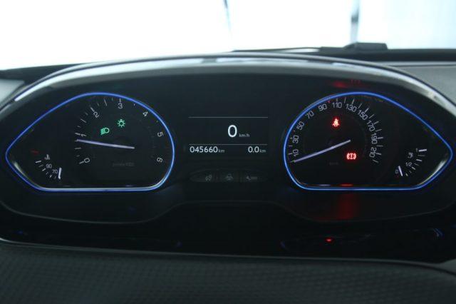 PEUGEOT 2008 BlueHDi 100 Allure Retrocamera