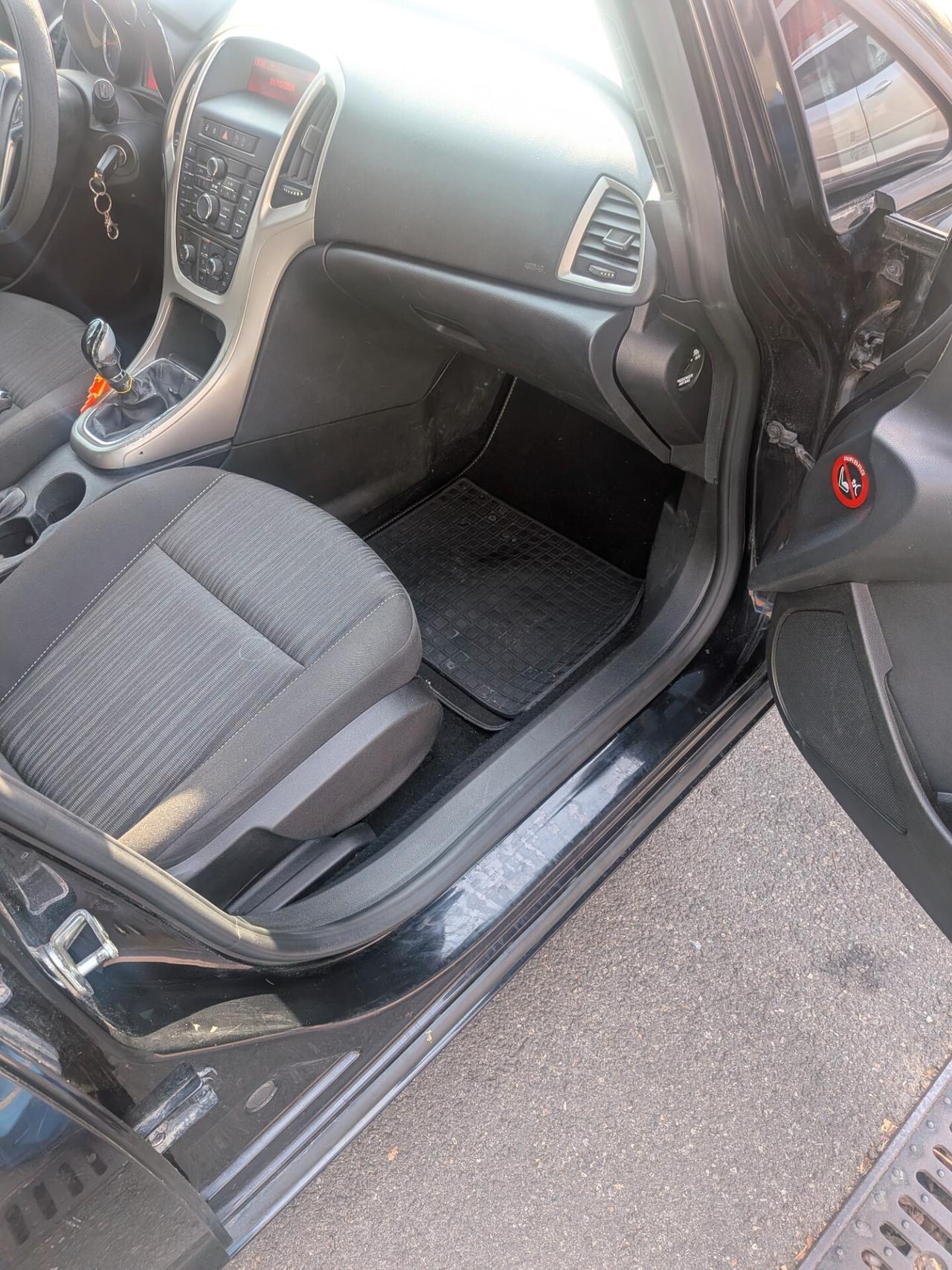 Opel Astra 1.4 100CV 5 porte Elective