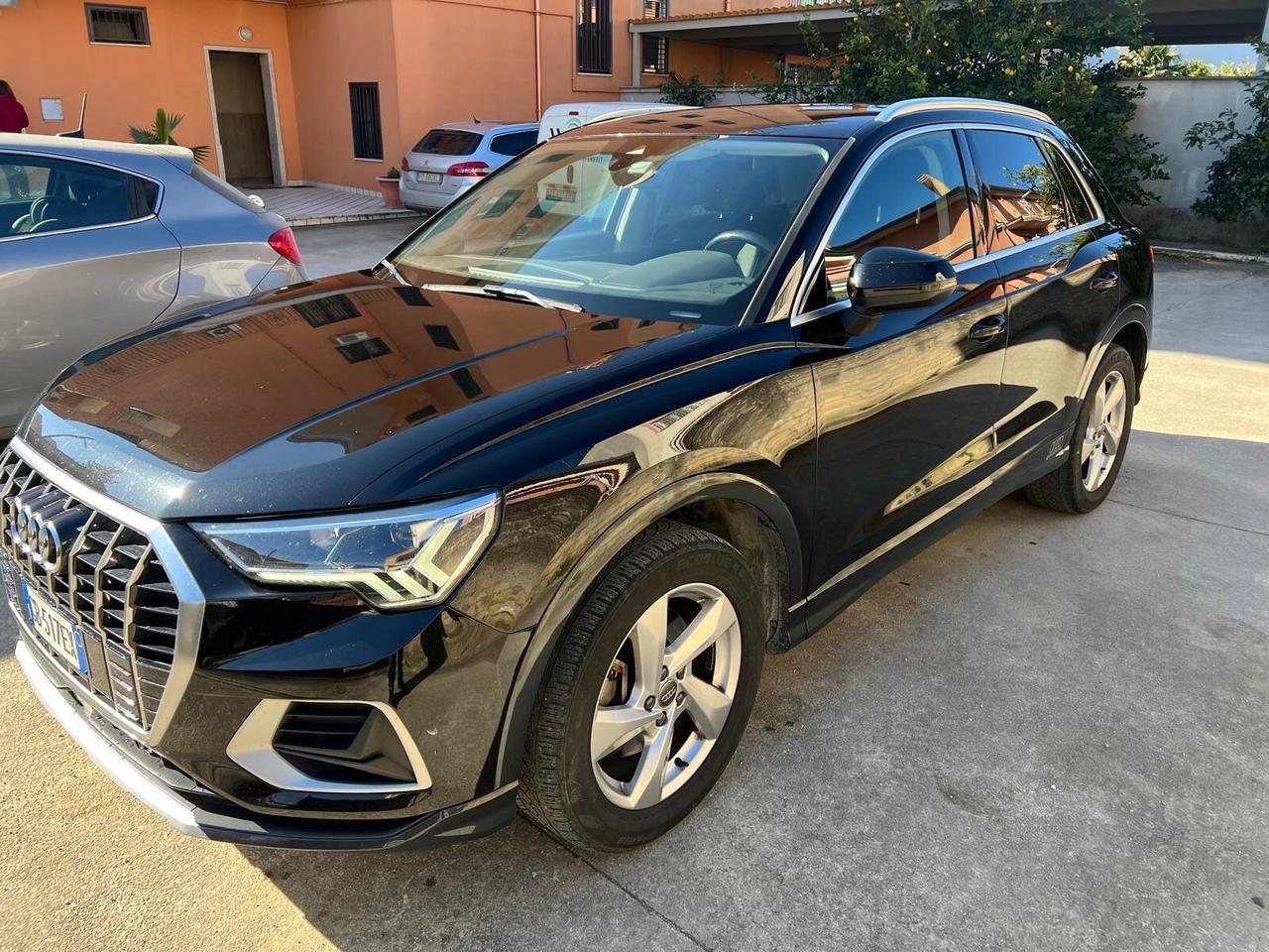 Audi Q3 40 TDI quattro S tronic Business Advanced