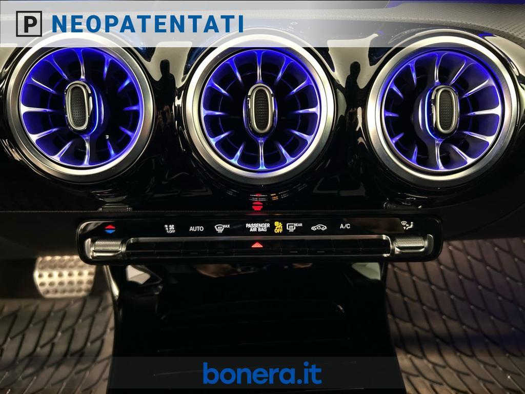 Mercedes Classe A 180 180 D Premium Plus AMG Line 8G-DCT