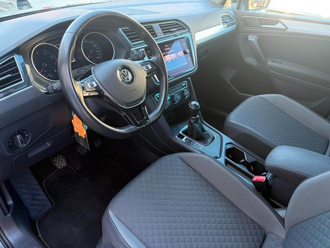 Volkswagen Tiguan 1.4 TSI Sport BlueMotion Technology*EURO6*R-LINE*FULL OPTIONAL