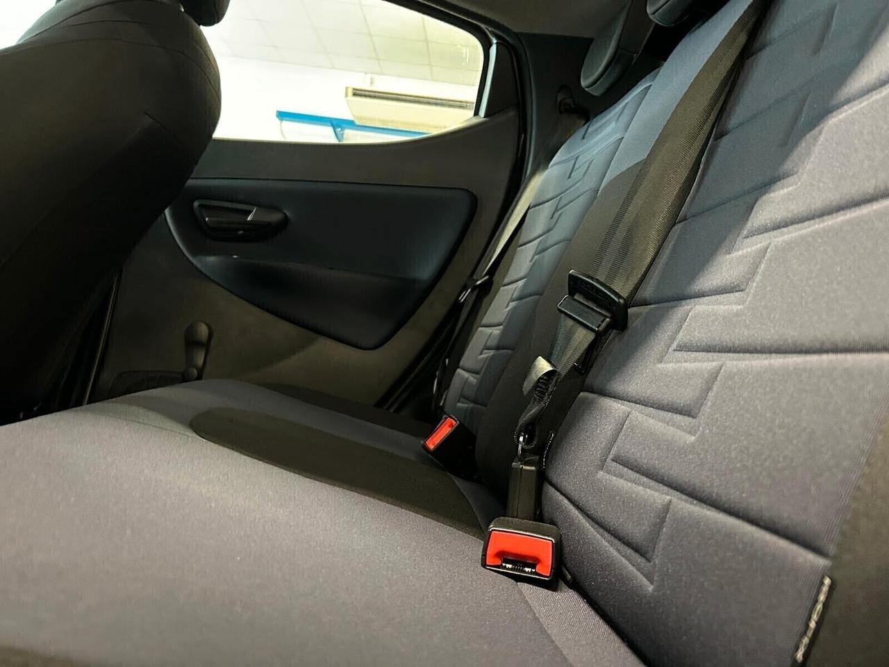 Lancia Ypsilon PLATINO 1.0 FireFly Hybrid SPOTICAR