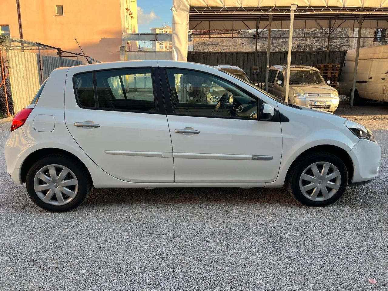 Renault Clio 2012 1.5 dCi 75CV 12 MESI DI GARANZIA