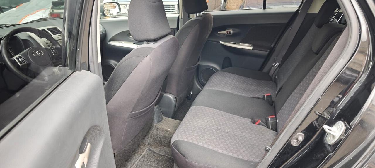 Toyota Urban Cruiser 4x4 D-4D AWD Luxury