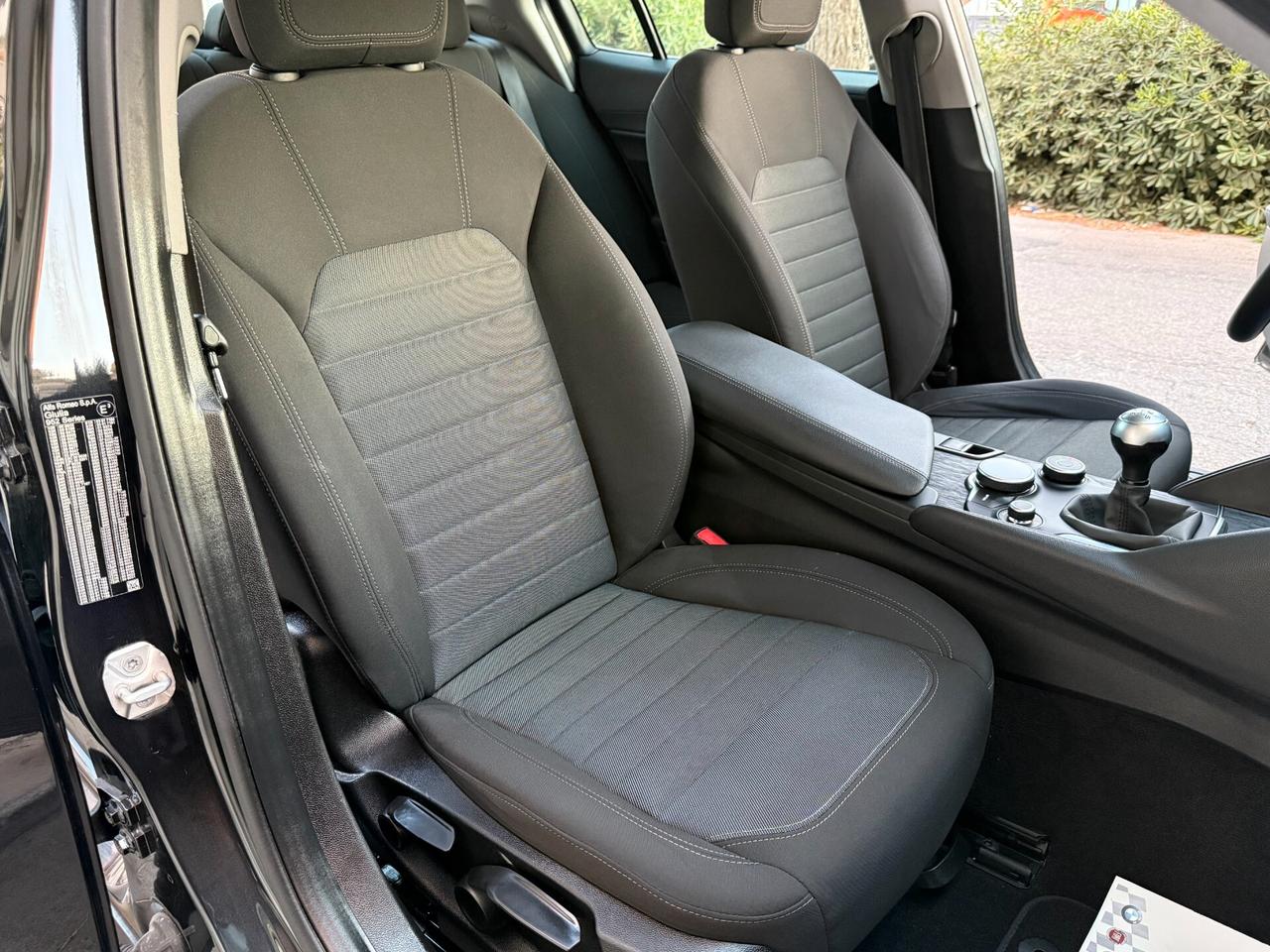 Alfa Romeo Giulia 2.2 TD 160CV NAVI LED - 2019
