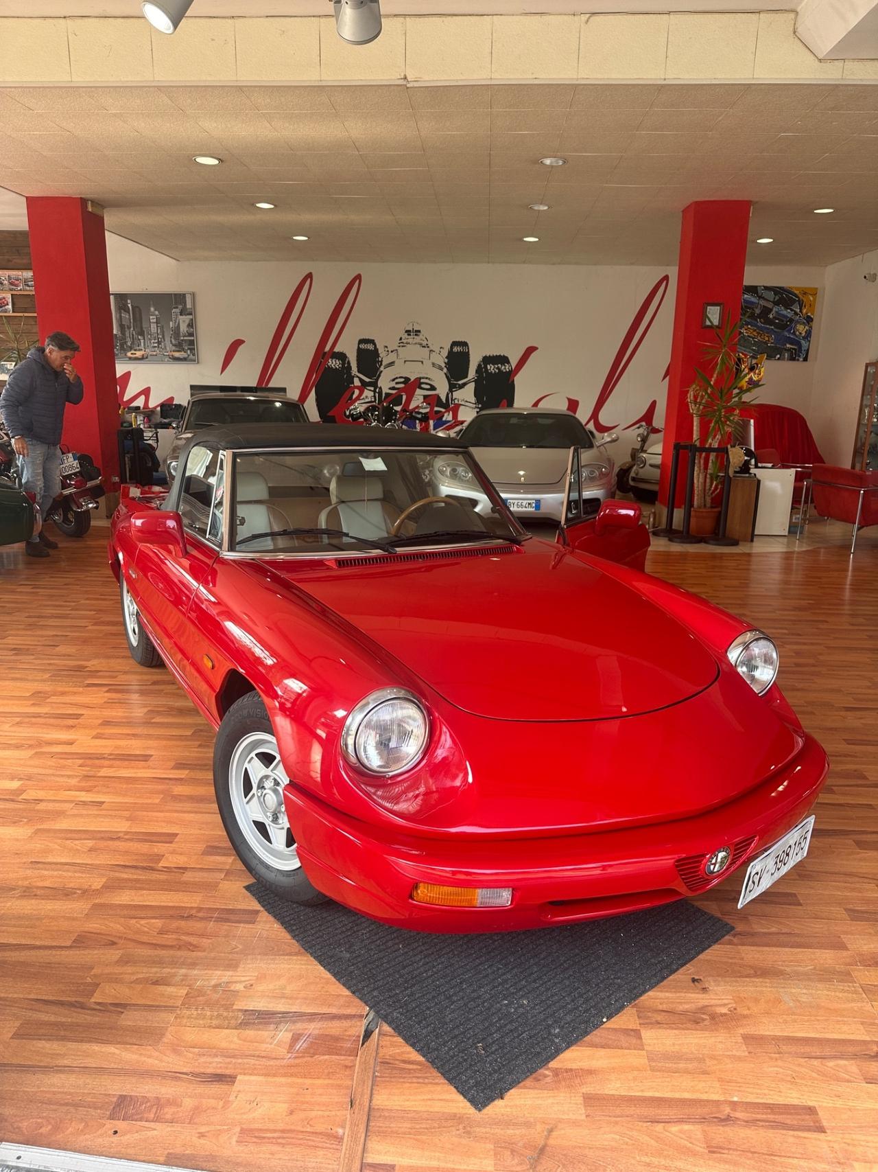 Alfa Romeo Spider 1.6