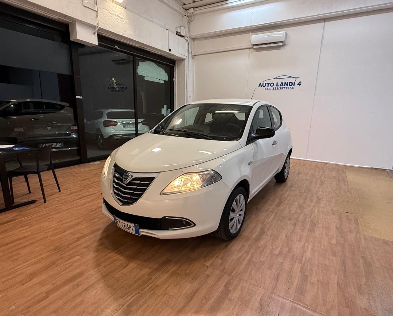 Lancia Ypsilon 0.9 TwinAir 85 CV 5 porte Metano Ecochic Gold