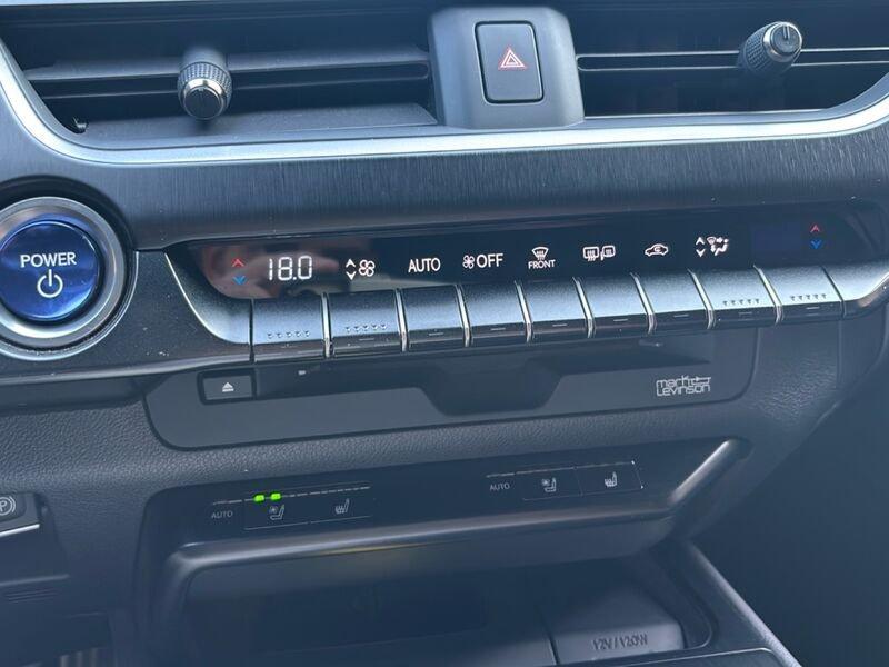 Lexus UX Hybrid F-Sport 2WD