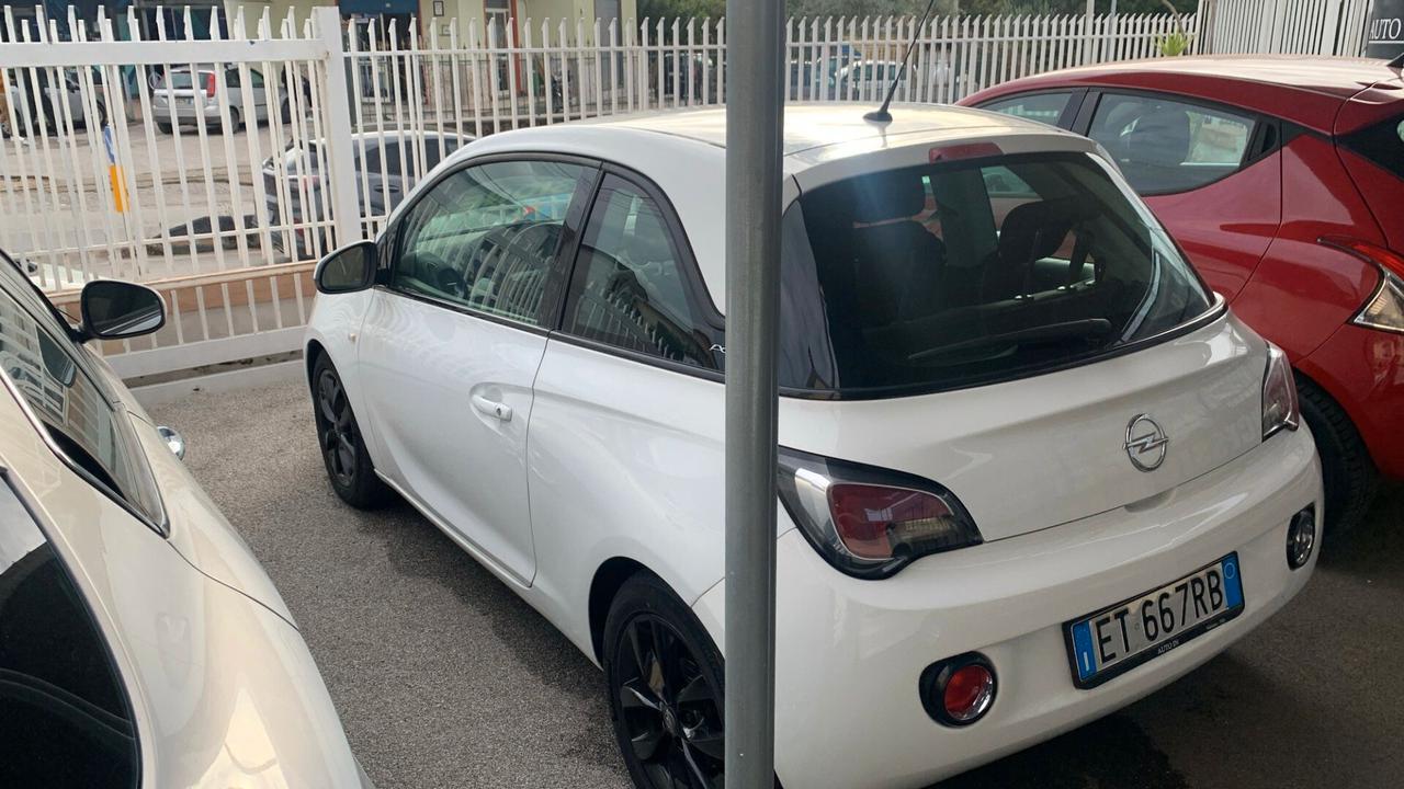 Opel Adam 1.2 70 CV White/Black Link