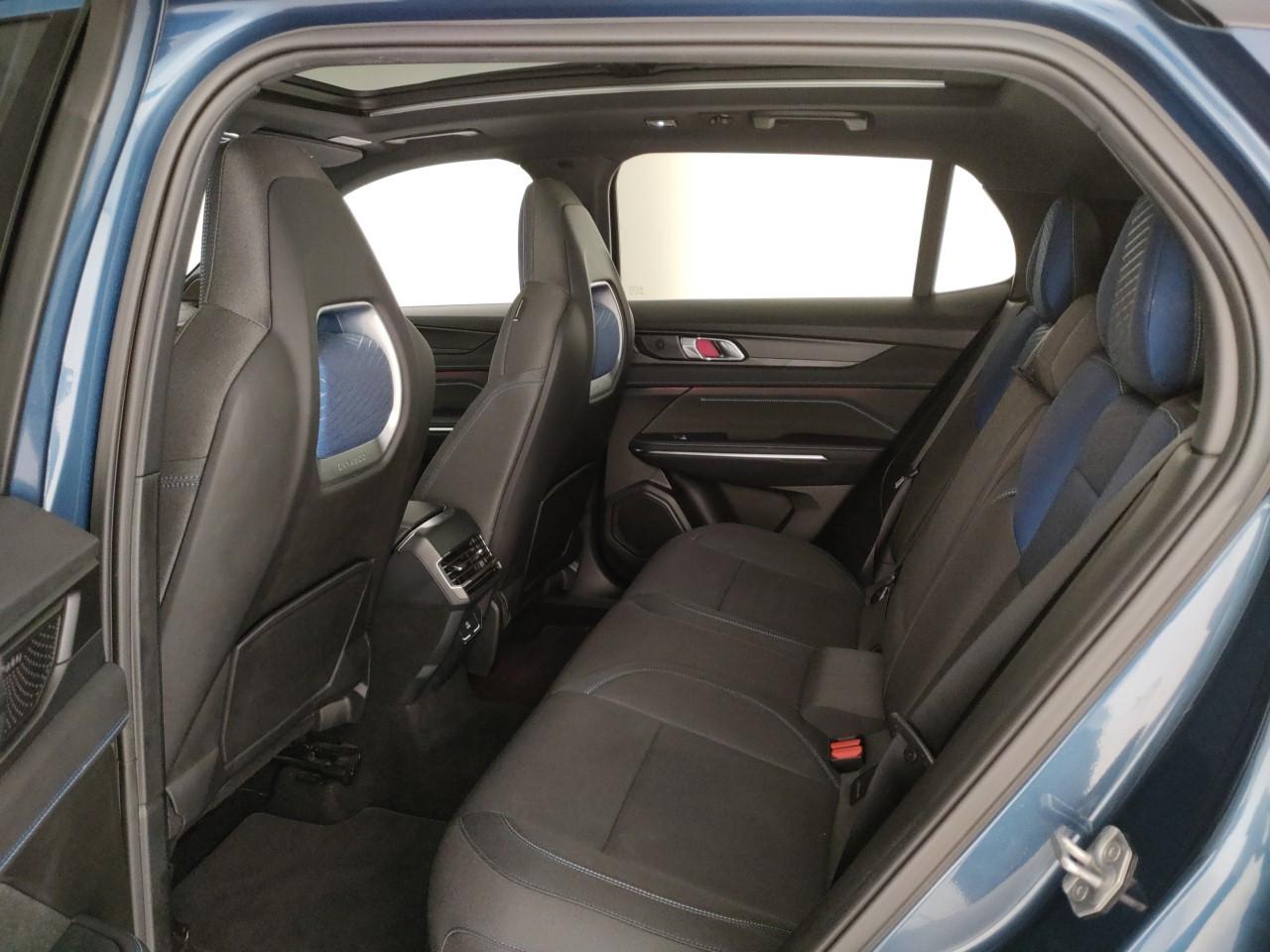 Lynk & Co 01 1.5 td phev auto