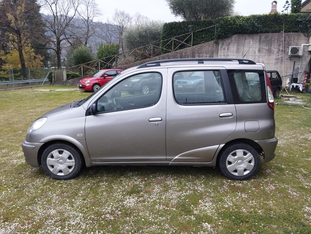 Toyota Yaris Verso 1.3i 16V cat Sol