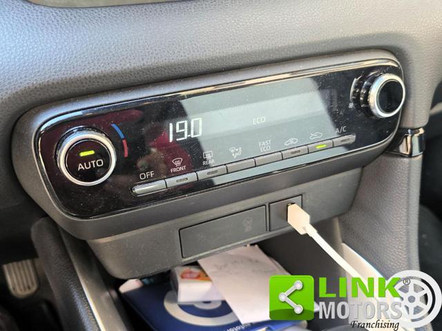 TOYOTA Yaris 1.5 Hybrid CVT Trend