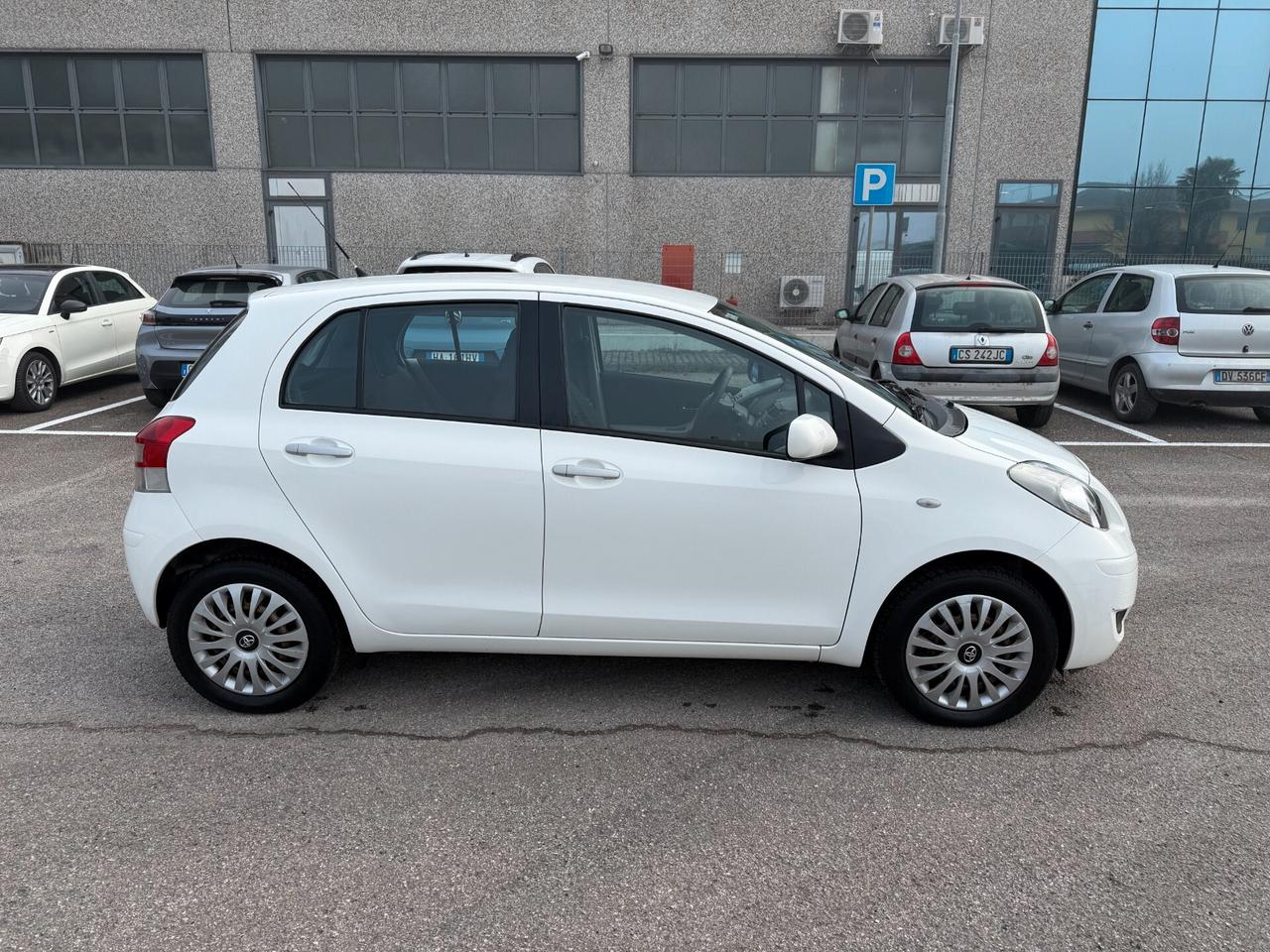 Toyota Yaris 1.0 5 porte Sol