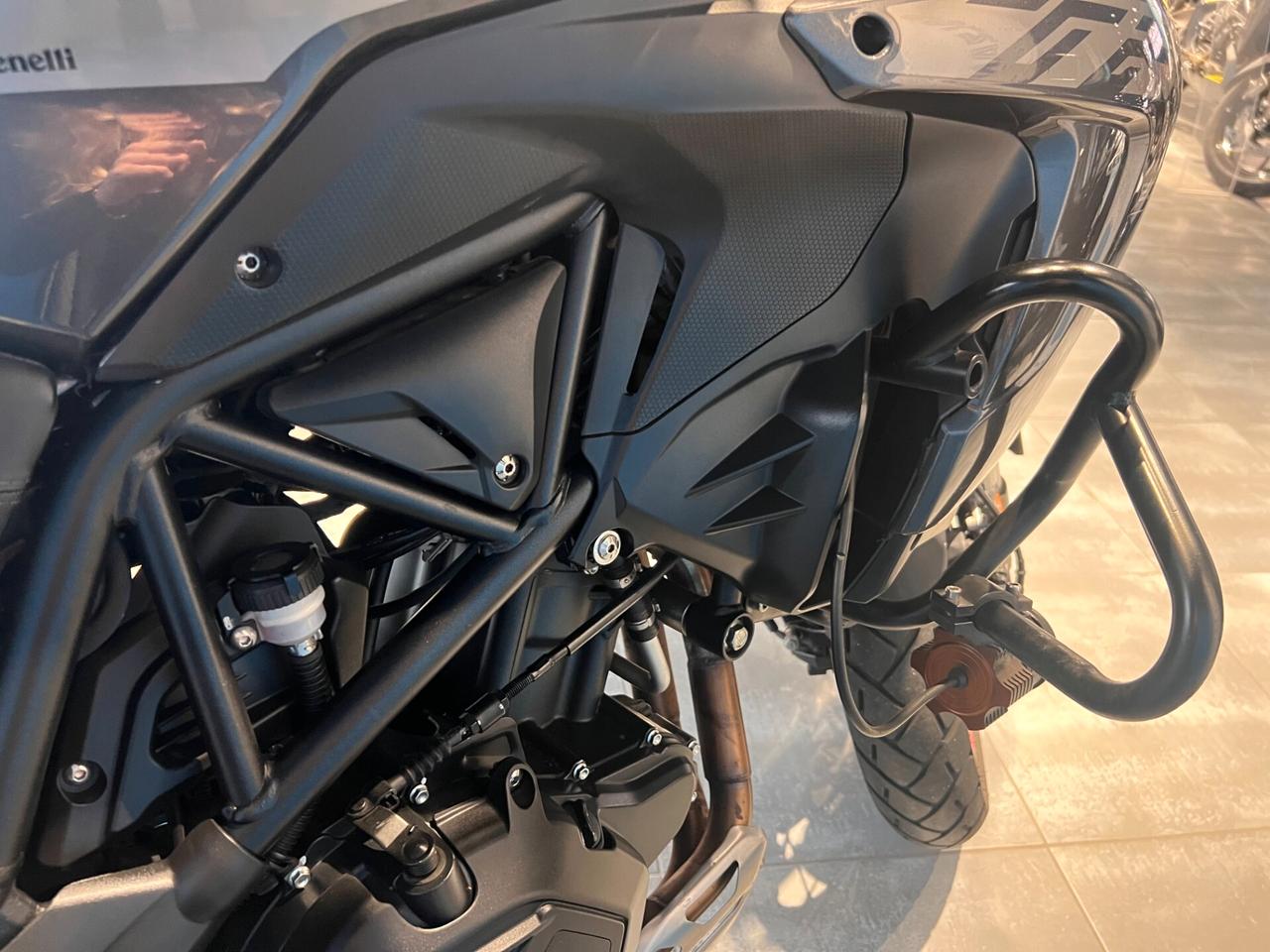 Benelli TRK 502 X + ACCESSORI
