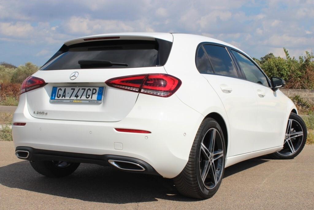 MERCEDES Classe A 200 d Aut. Sport *Luci Ambiente