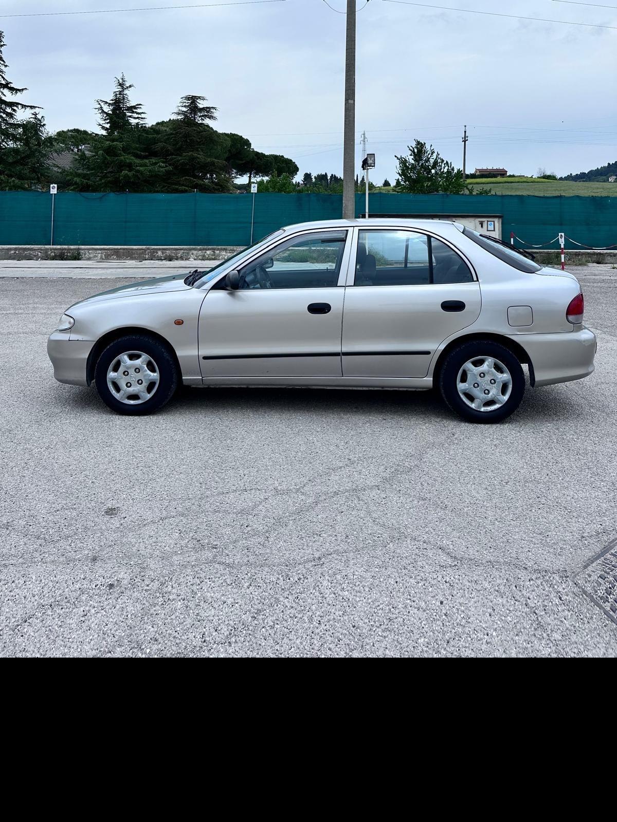Hyundai Accent 1.3i 12V cat 5 porte LS