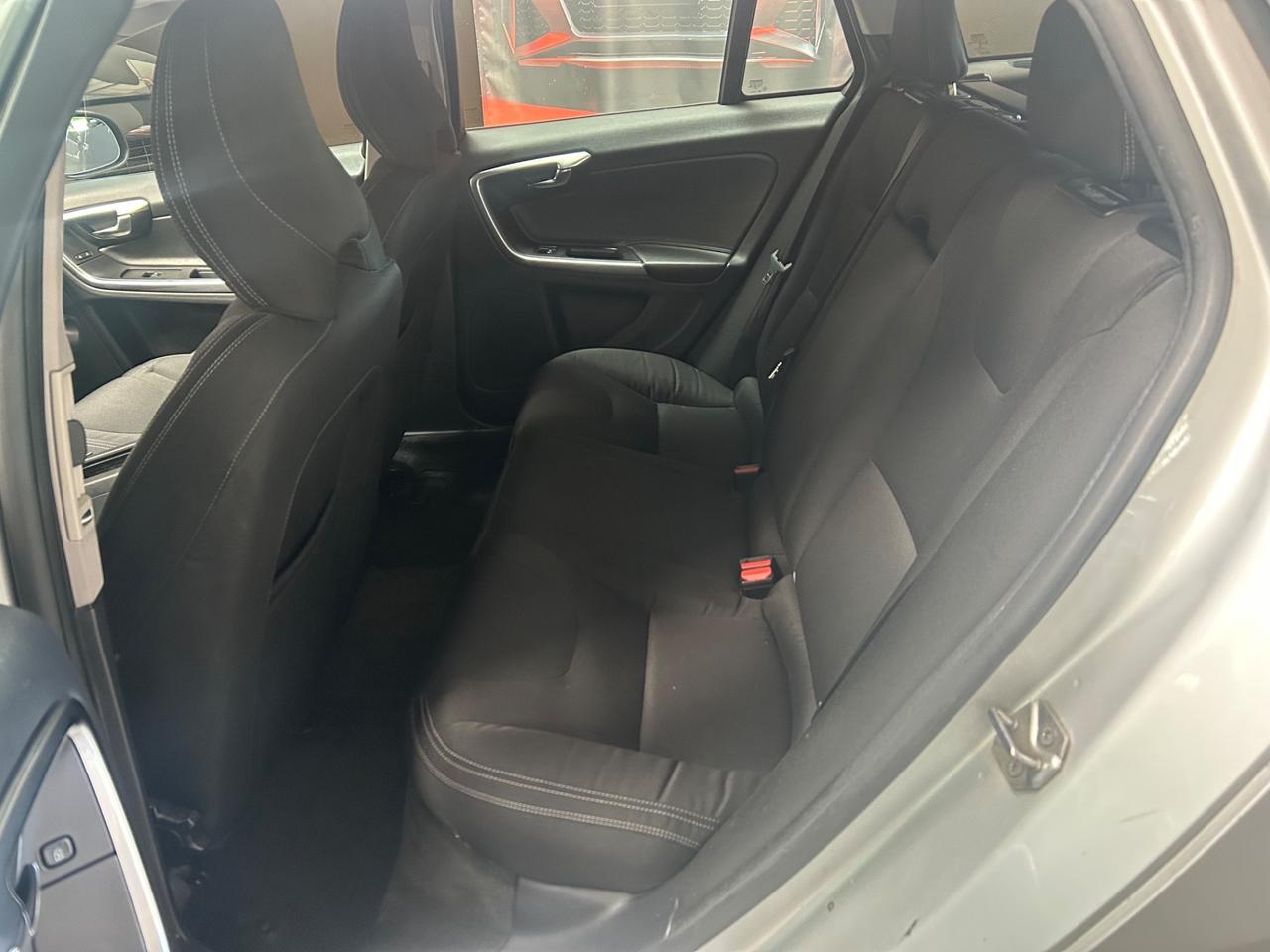 Volvo V60 D2 Summum 2.0D 120cv euro 6b