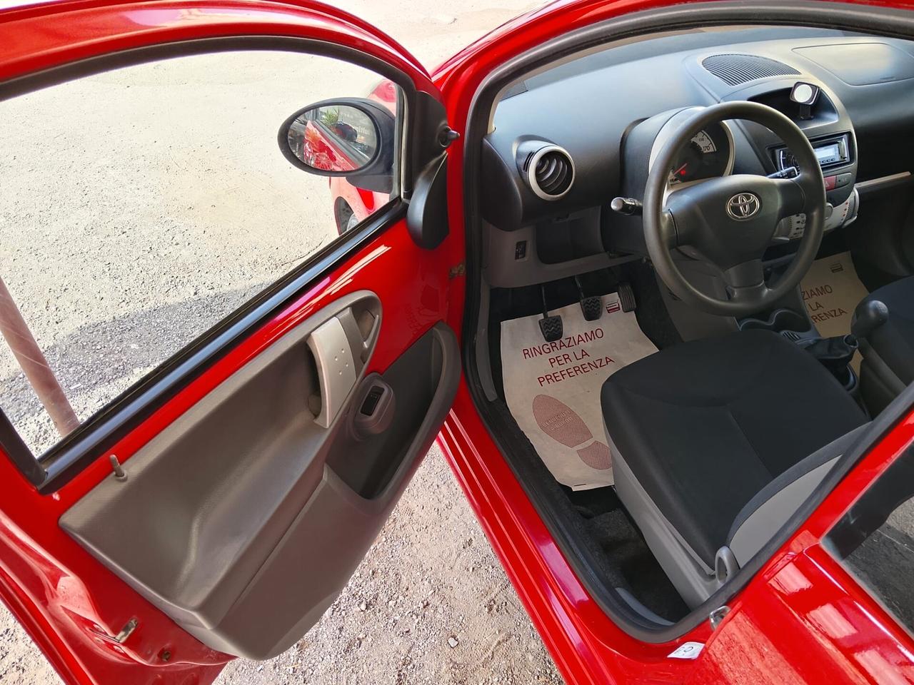 Toyota Aygo 1.0 12V VVT-i 5 porte Now 2011
