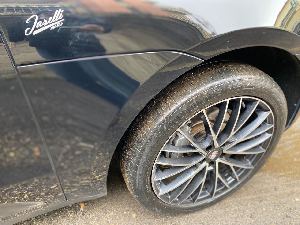 Porsche Macan 2.0 tetto panoramico 245 cv