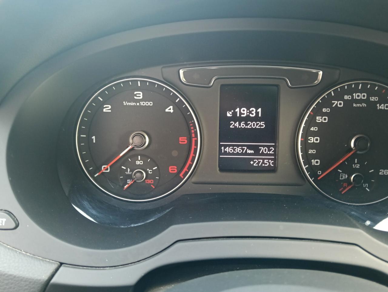 Audi Q3 2.0 TDI 120 CV Business