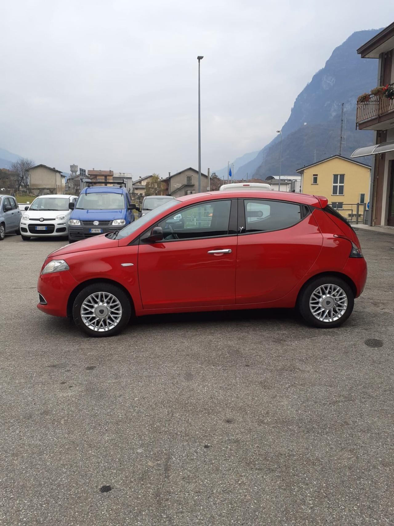 Lancia Ypsilon 0.9 TwinAir 85 CV 5 porte S&S Silver