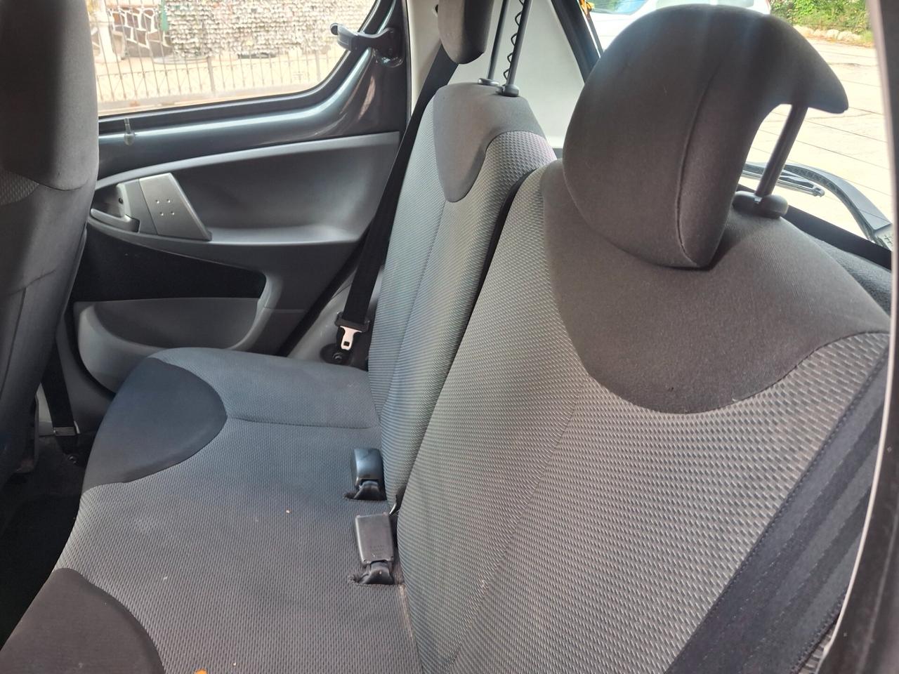 Toyota Aygo 1.0 12V VVT-i 5 porte Sol