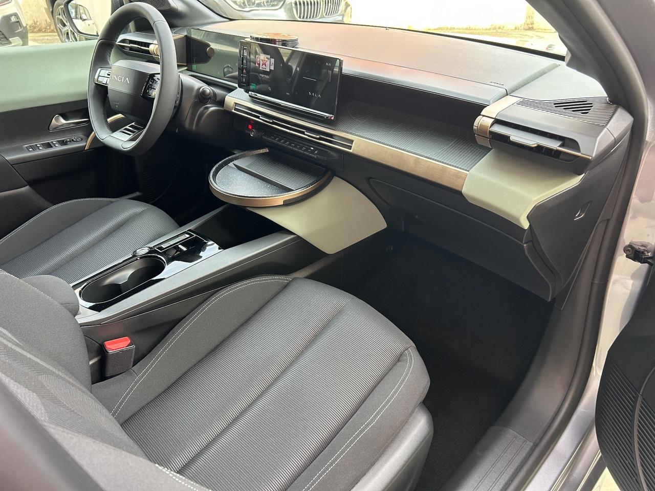 Lancia Ypsilon Hybrid e-DCT