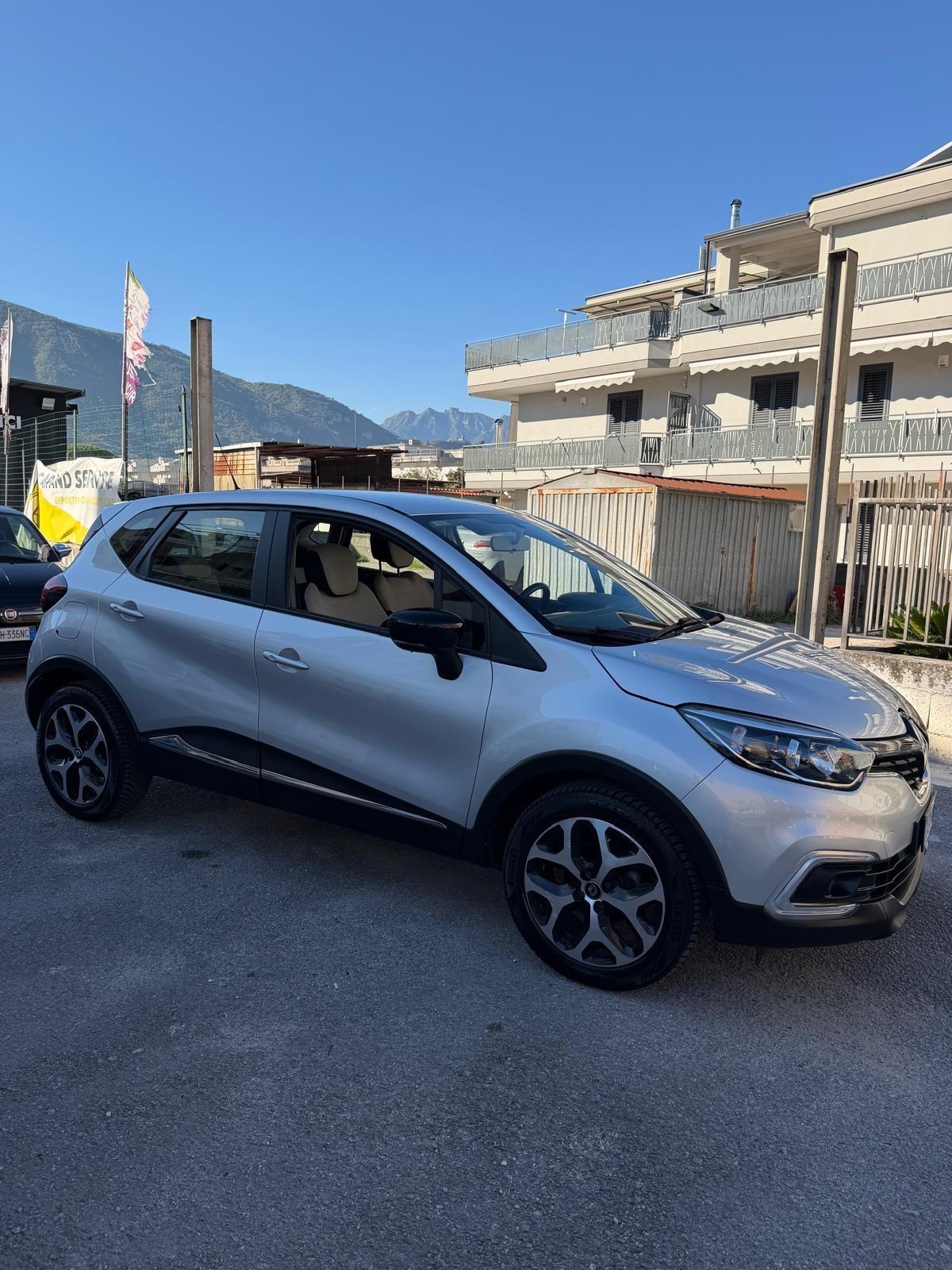 Renault Captur TCe 100 CV Intens