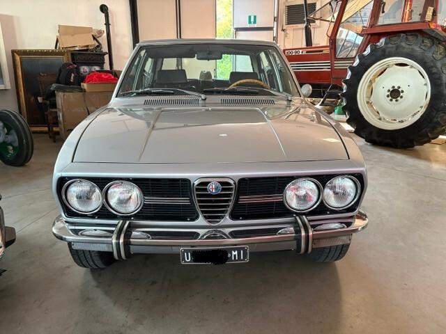 Alfa Romeo Alfetta scudo stretto prima serie 1800 iscritta ASI