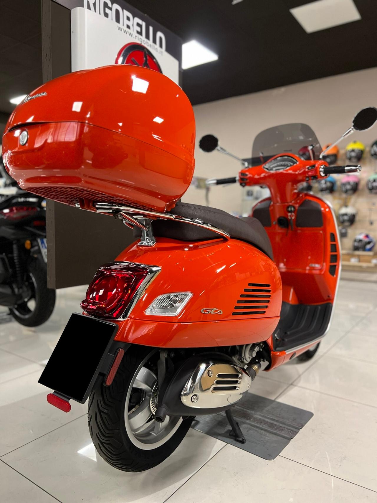 Vespa GTS 300