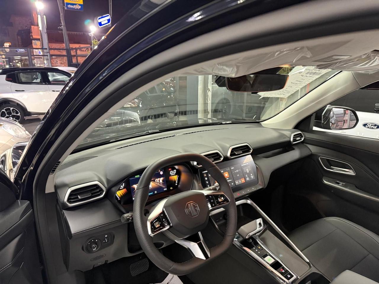 Mg ZS HYBRID + LUXURY