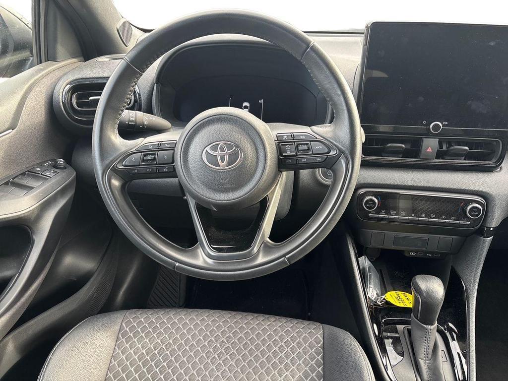 Toyota Yaris 1.5h 130 Lounge