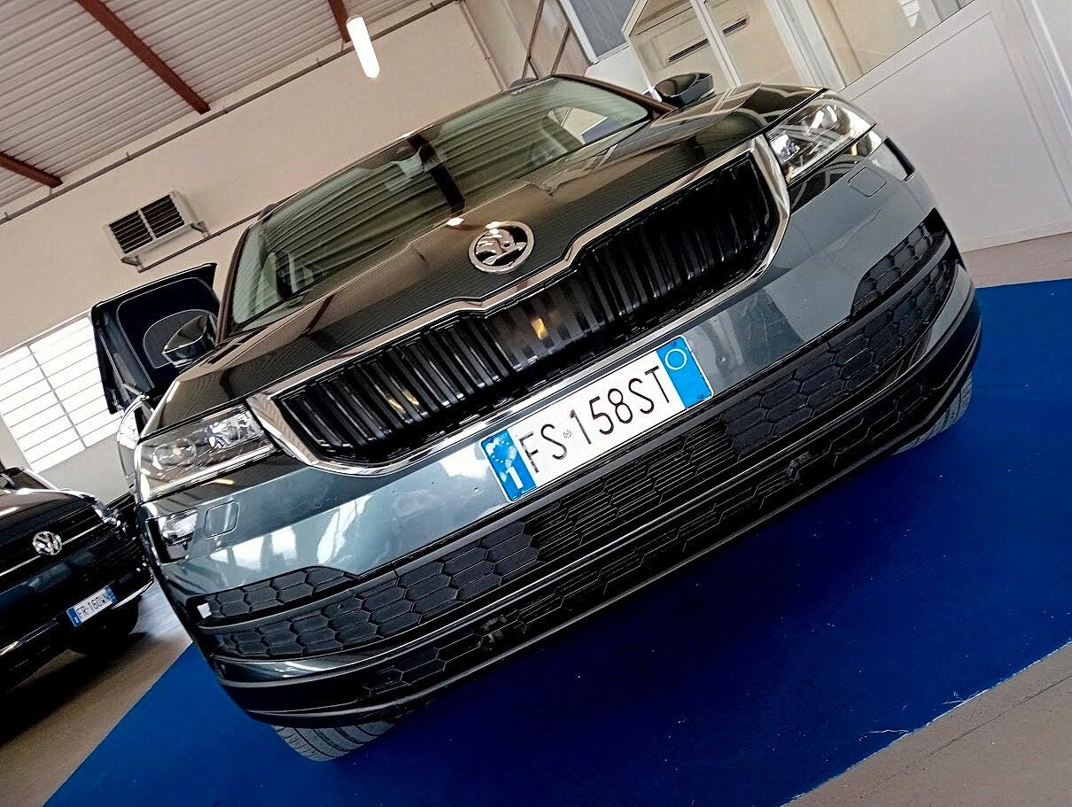Skoda Karoq 1.6 TDI AMBITION CARPLAY CAMERA 17" PRONTA CONS