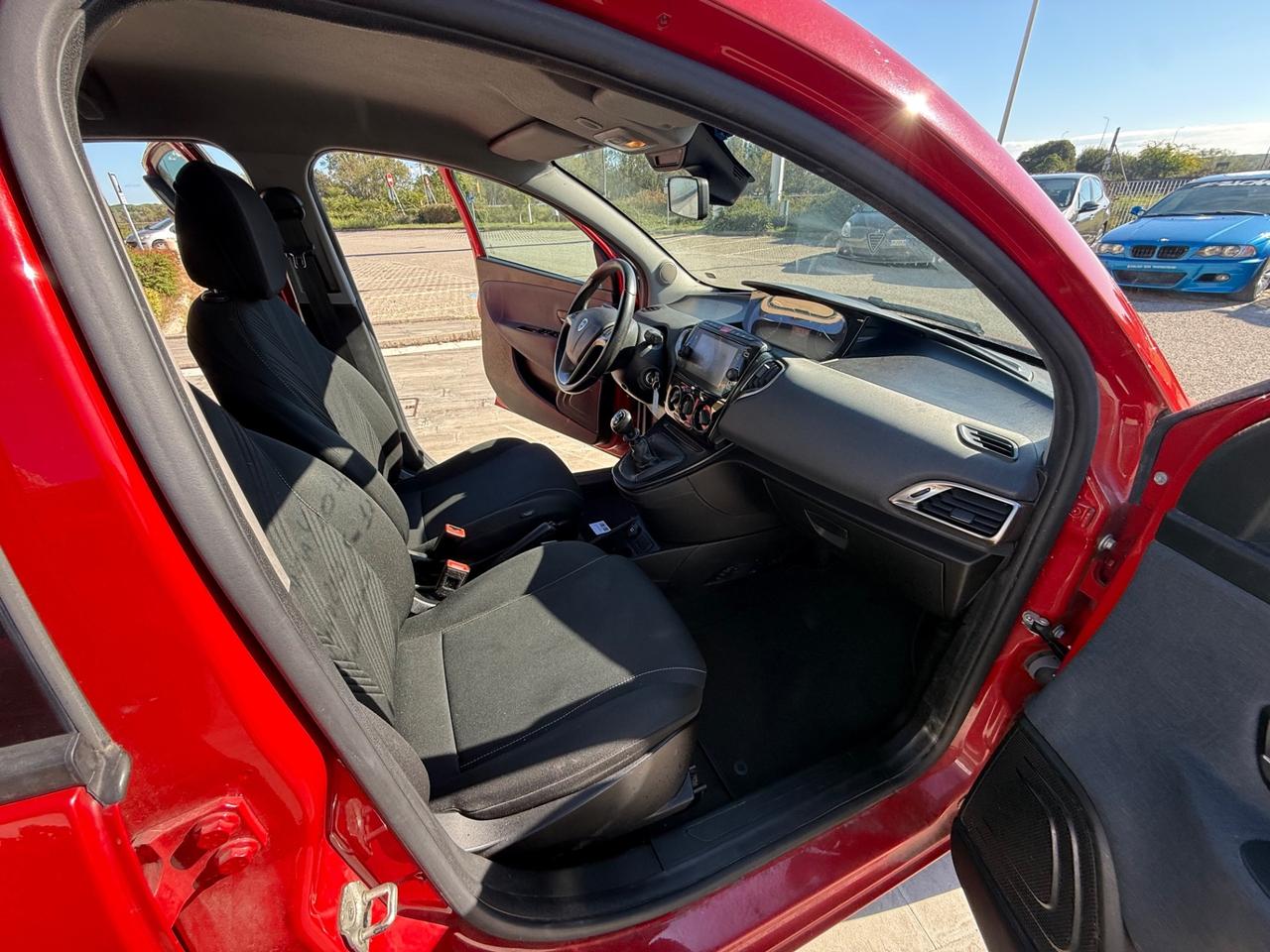 Lancia Ypsilon 1.0 FireFly 5 porte S&S Hybrid Ecochic Gold
