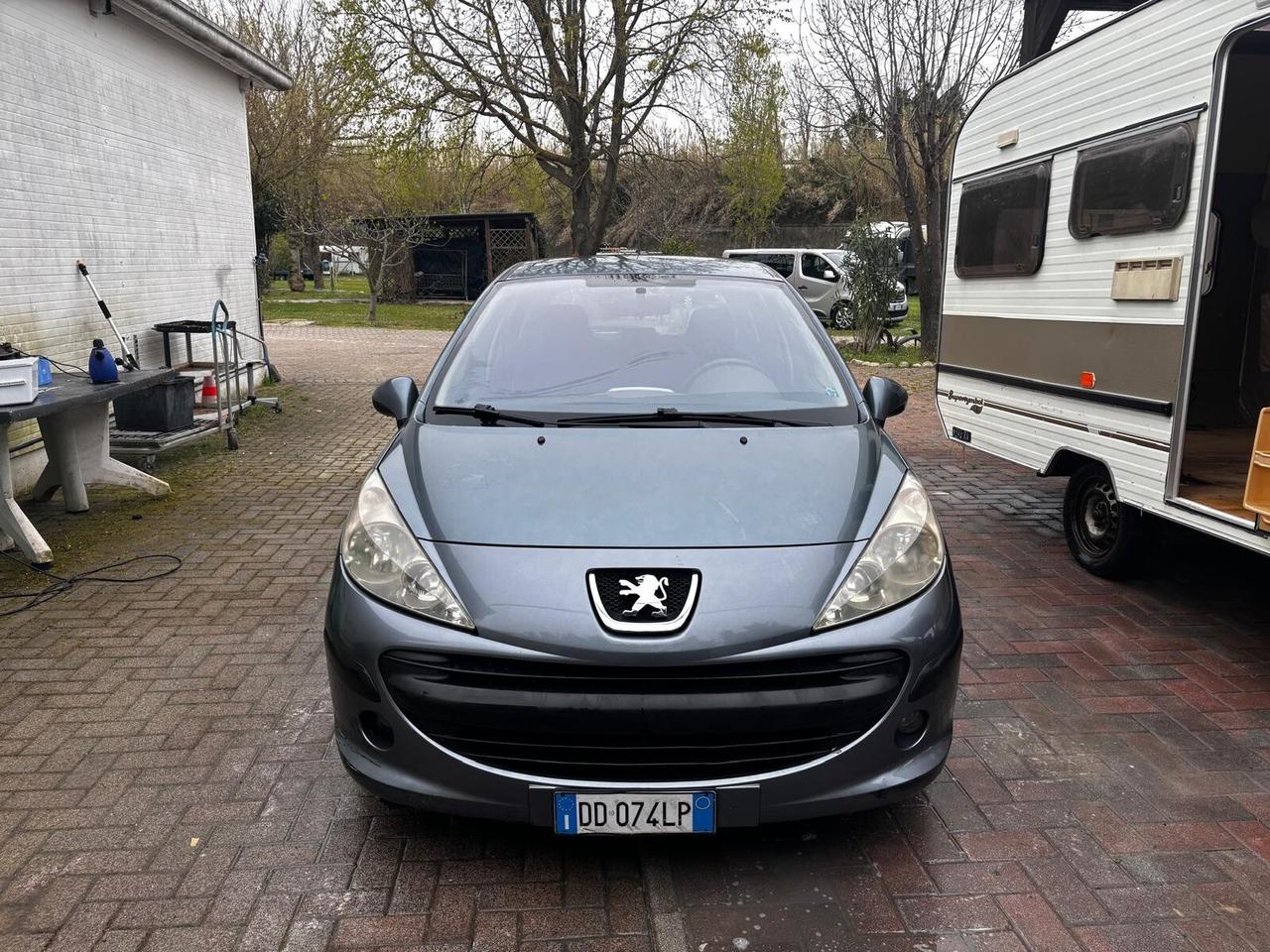 Peugeot 207 1.4 HDi 70CV 5p. ONE Line IDONEA PER NEOPATENTATI PERMUTABILE