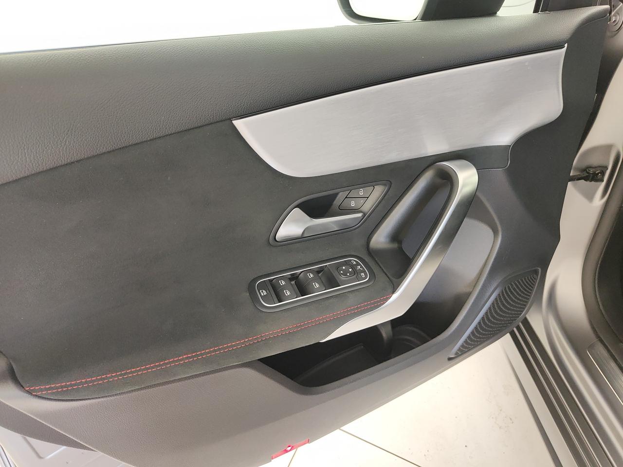 Mercedes-Benz A 180 d Premium auto