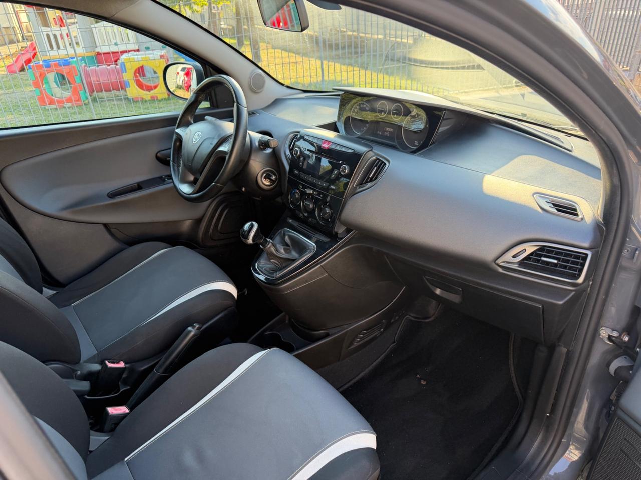 Lancia Ypsilon 1.3 MJT 16V 95 CV 5 porte S&S Elle