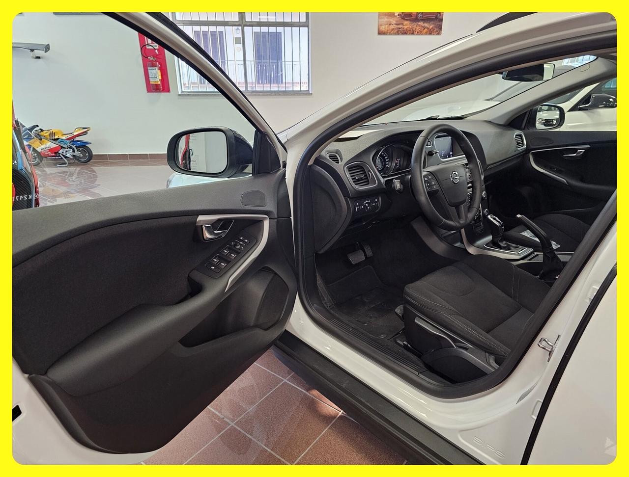 Volvo V40 Cross Country D2 Geartronic Business Plus