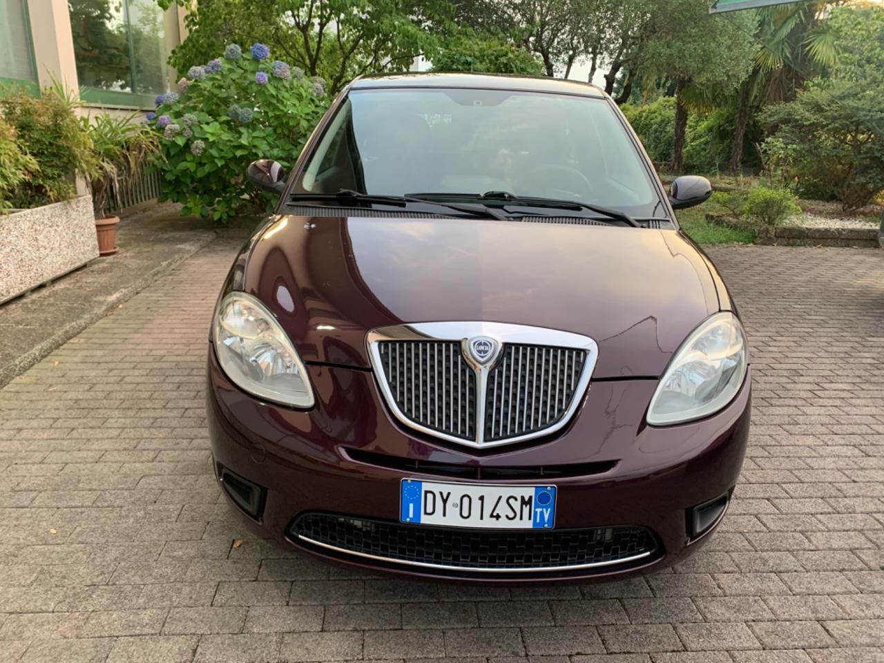 Lancia Ypsilon 1.2 Platino