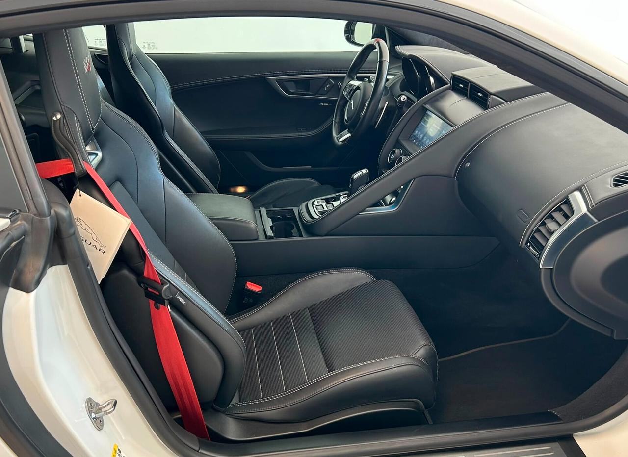 Jaguar F-Type 2.0 aut. Coupé Chequered Flag