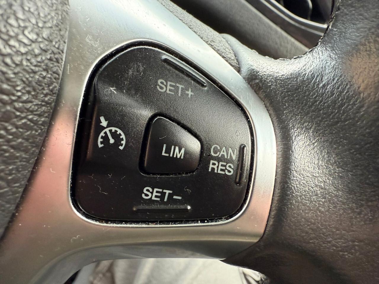 Ford Tourneo Courier 1.0 EcoBoost 100 CV Titanium