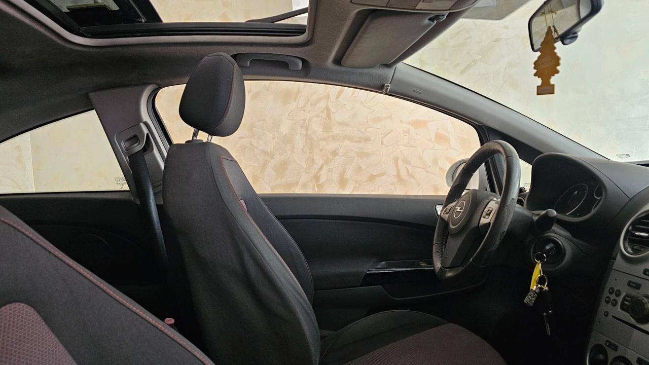 Opel Corsa 1.2 3 porte Easytronic Sport
