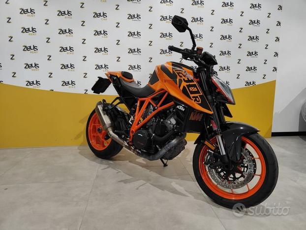KTM 1290 Super Duke KTM 1290 SUPER DUKE R