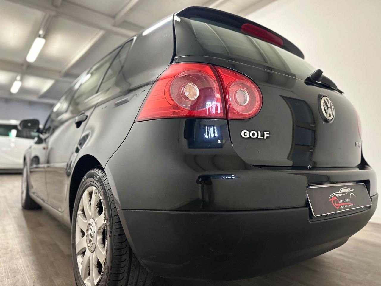 Volkswagen Golf 1.6 16V FSI 5p. Sportline NEOPATENTATI
